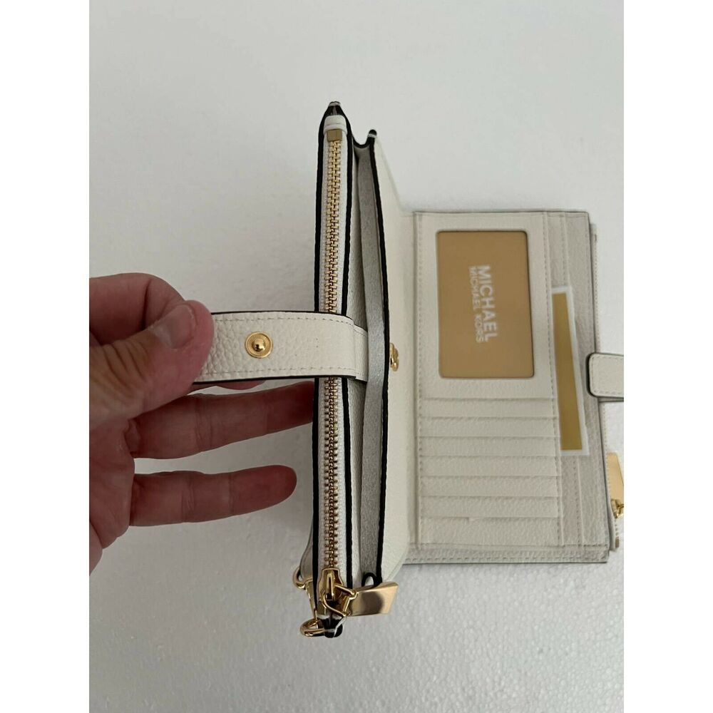 Michael Kors Wristlet White Multicolor Stars Cutout Snap Flap Zipper NEW - Picture 4 of 11